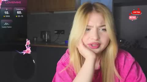 Molly online show from February 4, 6:12 pm