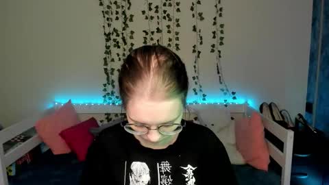 Snapshot of shy_elina01 chatting on October 12, 12:20 pm shy_elina01 online show from October 12, 12:20 pm