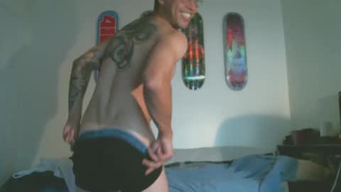 Snapshot of shyboyhugecum2020 chatting on October 11, 3:11 am shyboyhugecum2020 online show from October 11, 3:11 am