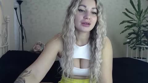 Snapshot of shyevaa chatting on September 17, 9:24 am Eva online show from September 17, 9:24 am