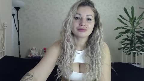 Snapshot of shyevaa chatting on September 21, 5:00 am Eva online show from September 21, 5:00 am