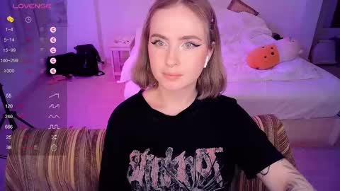 Effie online show from March 6, 9:31 pm