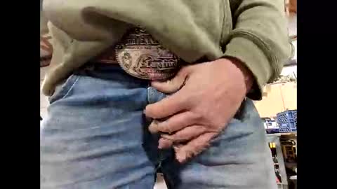 shyguycurious5 online show from November 13, 4:09 pm