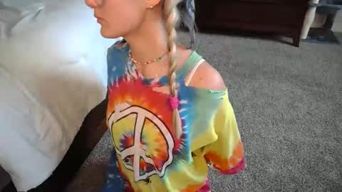 shypetitebaby online show from November 3, 3:57 pm