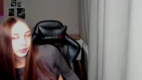 SIA online show from February 20, 1:02 pm