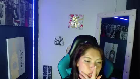 sian online show from February 5, 6:04 pm