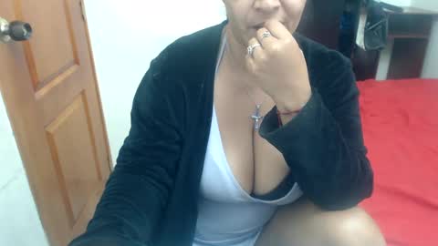 sara online show from February 25, 12:47 am