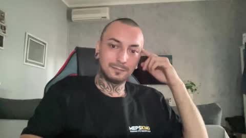 sidvicious23cm online show from October 30, 2:39 pm