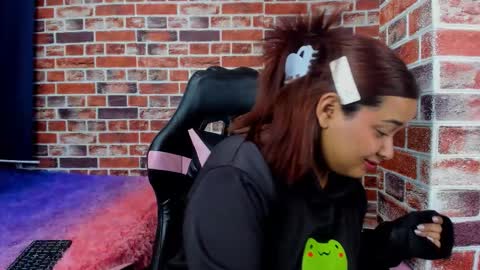 sienna_lux01 online show from March 18, 2:28 am