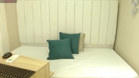 Snapshot of sienna_valexx chatting on September 25, 2:13 pm Sienna online show from September 25, 2:13 pm