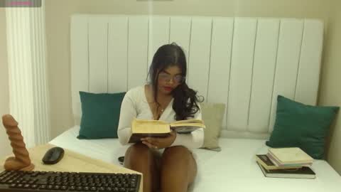 Snapshot of sienna_valexx chatting on October 1, 1:21 pm Sienna online show from October 1, 1:21 pm