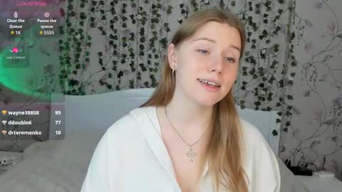 Chloe online show from November 21, 5:49 am