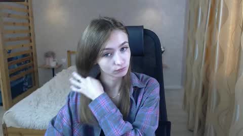 Snapshot of silkymiley chatting on September 9, 1:38 am silkymiley online show from September 9, 1:38 am