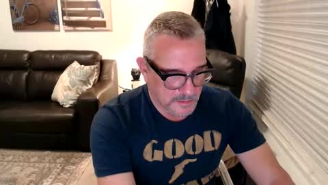 silveroli187 online show from October 31, 2:17 pm