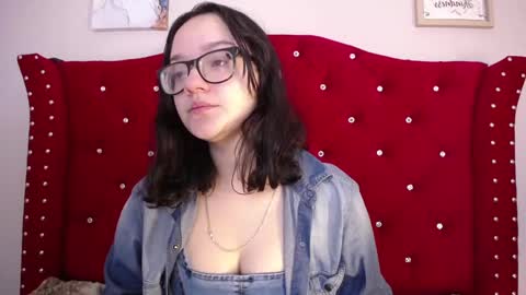 Snapshot of silvia_ls chatting on February 7, 1:43 pm silvia_ls online show from February 7, 1:43 pm