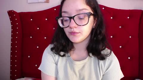 Snapshot of silvia_ls chatting on February 14, 1:02 am silvia_ls online show from February 14, 1:02 am