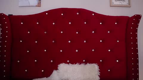 Snapshot of silvia_ls chatting on February 7, 1:15 am silvia_ls online show from February 7, 1:15 am