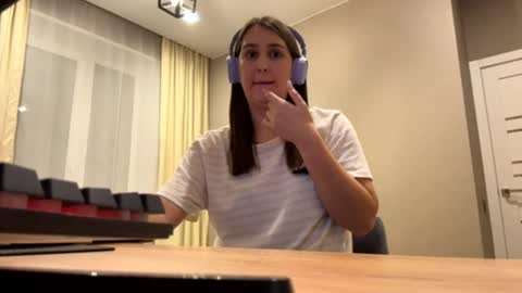 Snapshot of simapickford chatting on September 29, 10:14 am Rose online show from September 29, 10:14 am