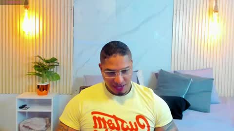 Snapshot of simeone_panda chatting on February 19, 12:11 pm simeone_panda online show from February 19, 12:11 pm