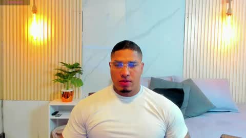 Snapshot of simeone_panda chatting on February 12, 11:51 am simeone_panda online show from February 12, 11:51 am