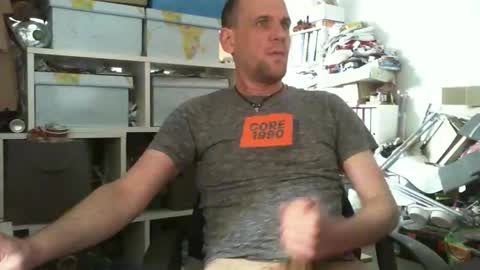 simfreak online show from May 12, 7:28 am