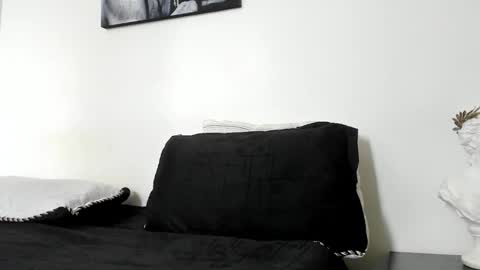 Snapshot of simon_alvarez01 chatting on October 2, 7:45 pm Simon Independent Model online show from October 2, 7:45 pm