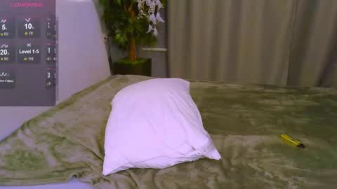 Snapshot of simona_rain chatting on February 5, 1:00 pm Simona online show from February 5, 1:00 pm