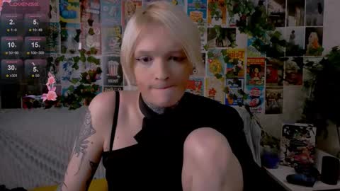 Snapshot of simona_rain chatting on October 4, 3:15 am Simona online show from October 4, 3:15 am