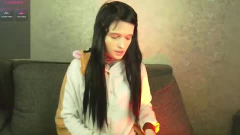 Snapshot of simona_rain chatting on February 19, 7:28 am Simona online show from February 19, 7:28 am