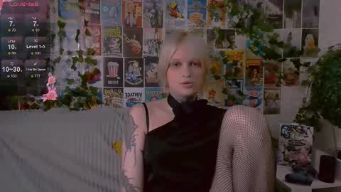 Snapshot of simona_rain chatting on September 30, 10:31 pm Simona online show from September 30, 10:31 pm