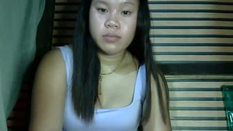 Snapshot of simply_y0urs chatting on December 17, 5:47 pm simply_y0urs online show from December 17, 5:47 pm