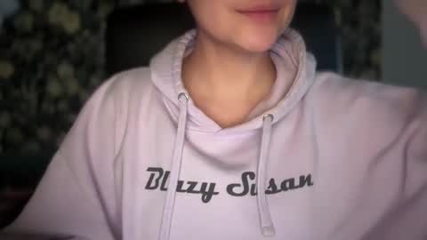 Sindra online show from November 17, 8:44 pm