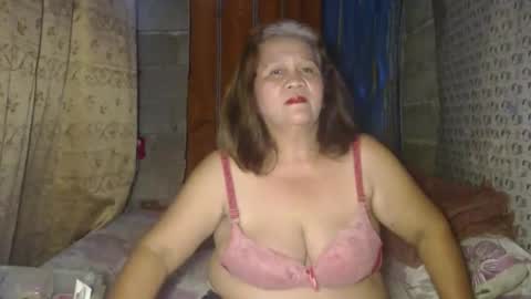 Snapshot of single_momma68 chatting on September 26, 7:27 am Single momma68 online show from September 26, 7:27 am