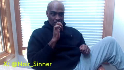 Snapshot of sinnernoir chatting on October 3, 7:33 pm My Name Is..............................John online show from October 3, 7:33 pm