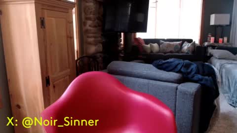 Snapshot of sinnernoir chatting on October 8, 12:55 pm My Name Is..............................John online show from October 8, 12:55 pm