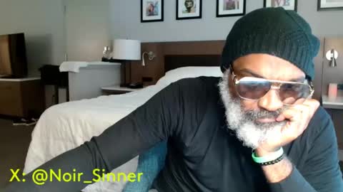 Snapshot of sinnernoir chatting on September 24, 8:15 pm My Name Is..............................John online show from September 24, 8:15 pm