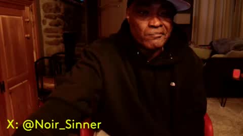 Snapshot of sinnernoir chatting on October 6, 3:24 am My Name Is..............................John online show from October 6, 3:24 am