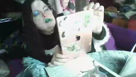 Siofra online show from March 8, 7:09 pm