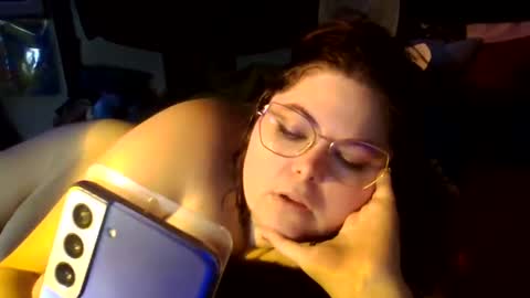 Siofra online show from October 3, 5:27 am