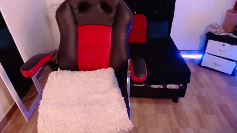 Snapshot of sirax66 chatting on March 12, 5:49 pm sirax66 online show from March 12, 5:49 pm