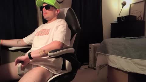 Sir Daddy McQween online show from February 7, 7:55 am