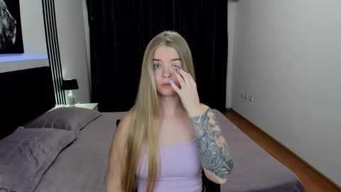 SirenaBloom online show from March 10, 9:46 am