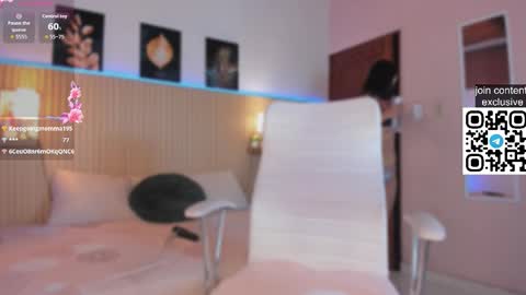 Snapshot of sirenita_xoxo chatting on October 15, 1:23 pm Sirenita online show from October 15, 1:23 pm