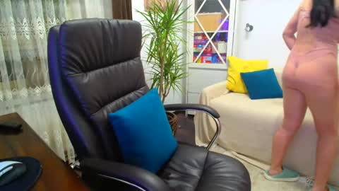 Snapshot of siriamasha chatting on January 22, 6:10 pm Amasha11 online show from January 22, 6:10 pm