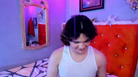 Snapshot of sirius_angels chatting on December 15, 8:25 pm Sirius angels online show from December 15, 8:25 pm