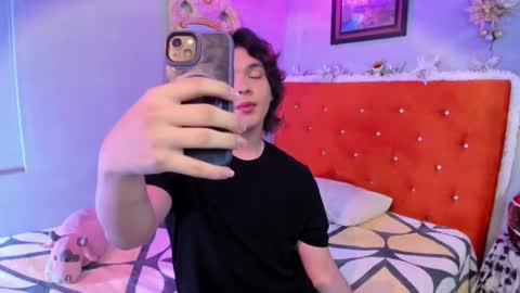 Snapshot of sirius_angels chatting on December 5, 8:06 pm Sirius angels online show from December 5, 8:06 pm