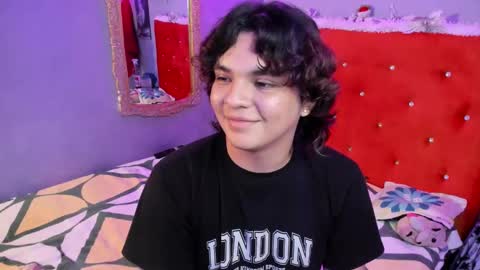 Snapshot of sirius_angels chatting on December 24, 5:23 pm Sirius angels online show from December 24, 5:23 pm