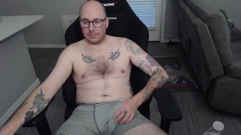 Snapshot of sirscotty831 chatting on January 12, 12:49 am Sir Scotty online show from January 12, 12:49 am