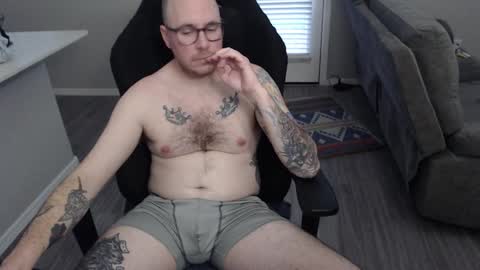 Snapshot of sirscotty831 chatting on January 9, 12:35 am Sir Scotty online show from January 9, 12:35 am