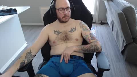 Snapshot of sirscotty831 chatting on February 11, 11:44 pm Sir Scotty online show from February 11, 11:44 pm